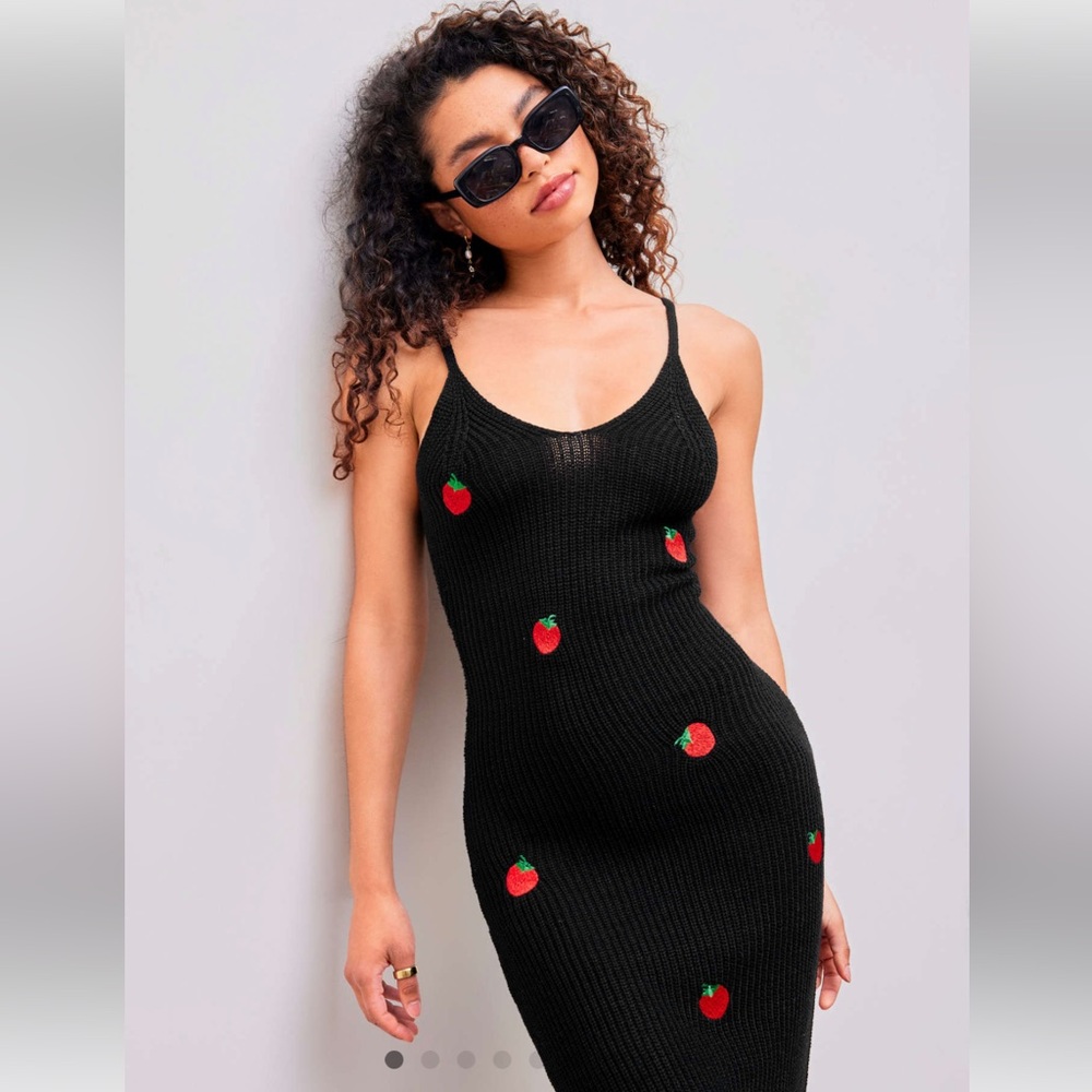 🍓CIDER KNITTED V-NECK STRAWBERRY DRESS 🍰
